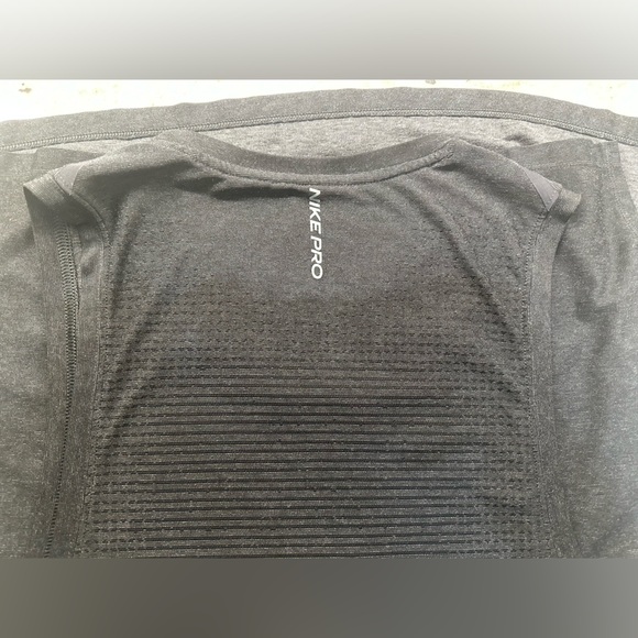 Nike Pro tank - Picture 4 of 5